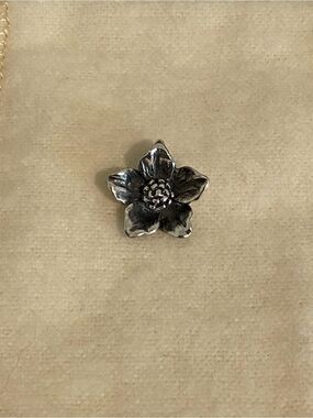 James Avery Dainty Dogwood Flower Pendant